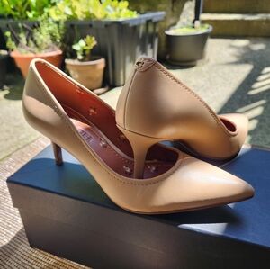 Coach Heel - Waverly, Beechwood